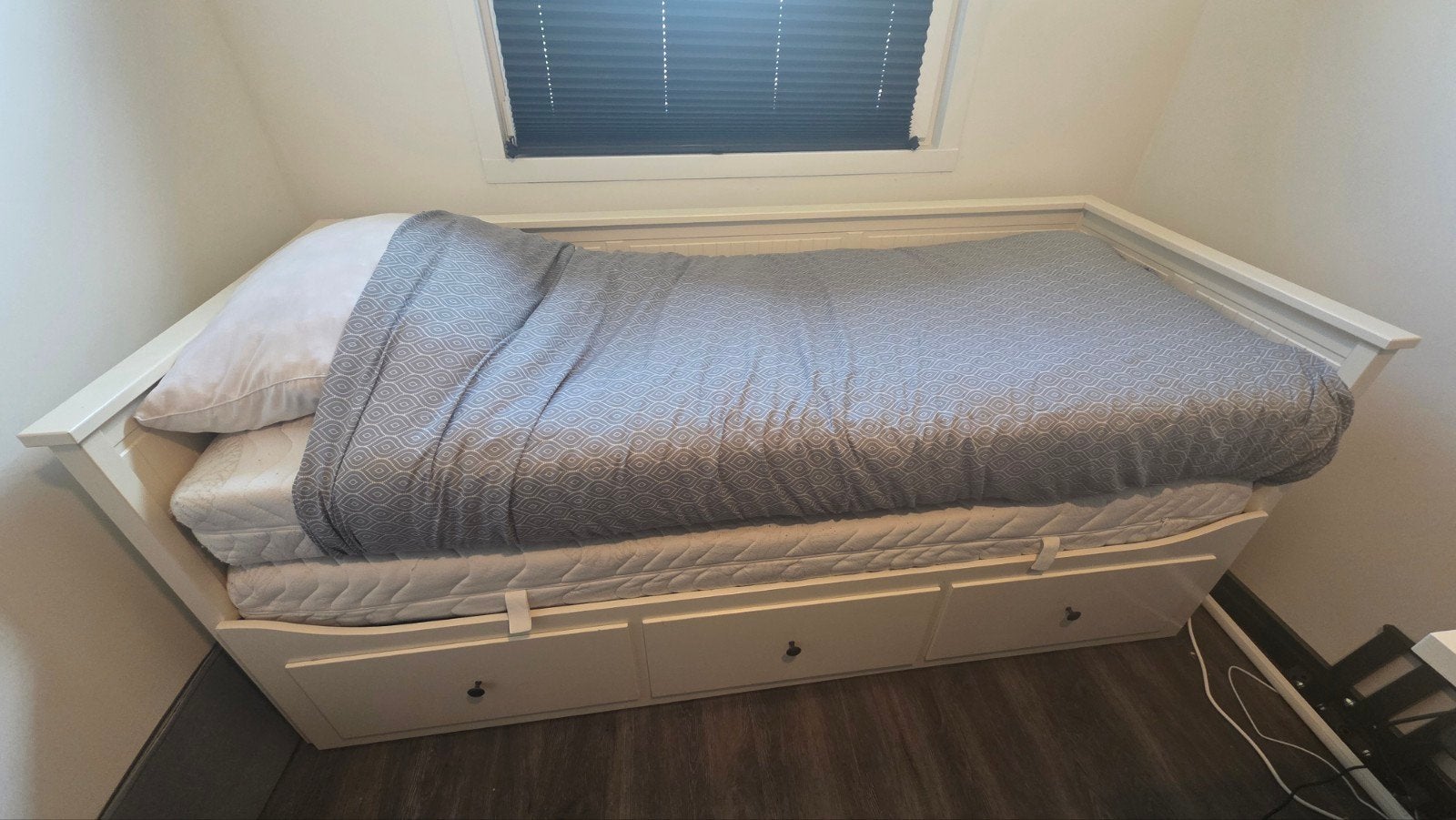 Ikea Hemnes Bedbank met Laden - Uitschuifbaar 80x200/160x200, Huis en Inrichting, Slaapkamer | Bedden, Ophalen, Eenpersoons, Wit