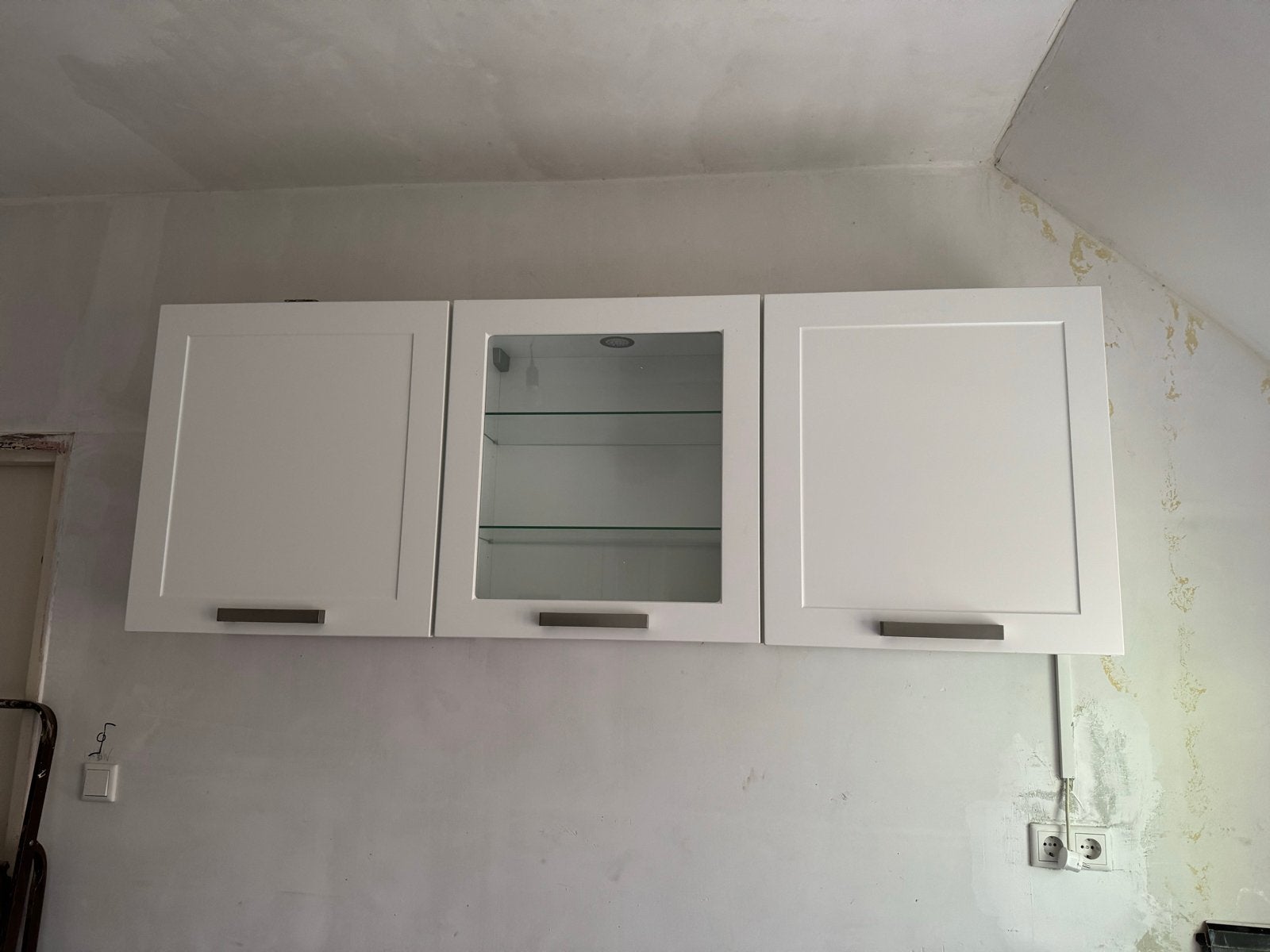 Witte keukenkastjes met verlichting en glazen deur, Ophalen, Gebruikt, Wit, 150 tot 200 cm