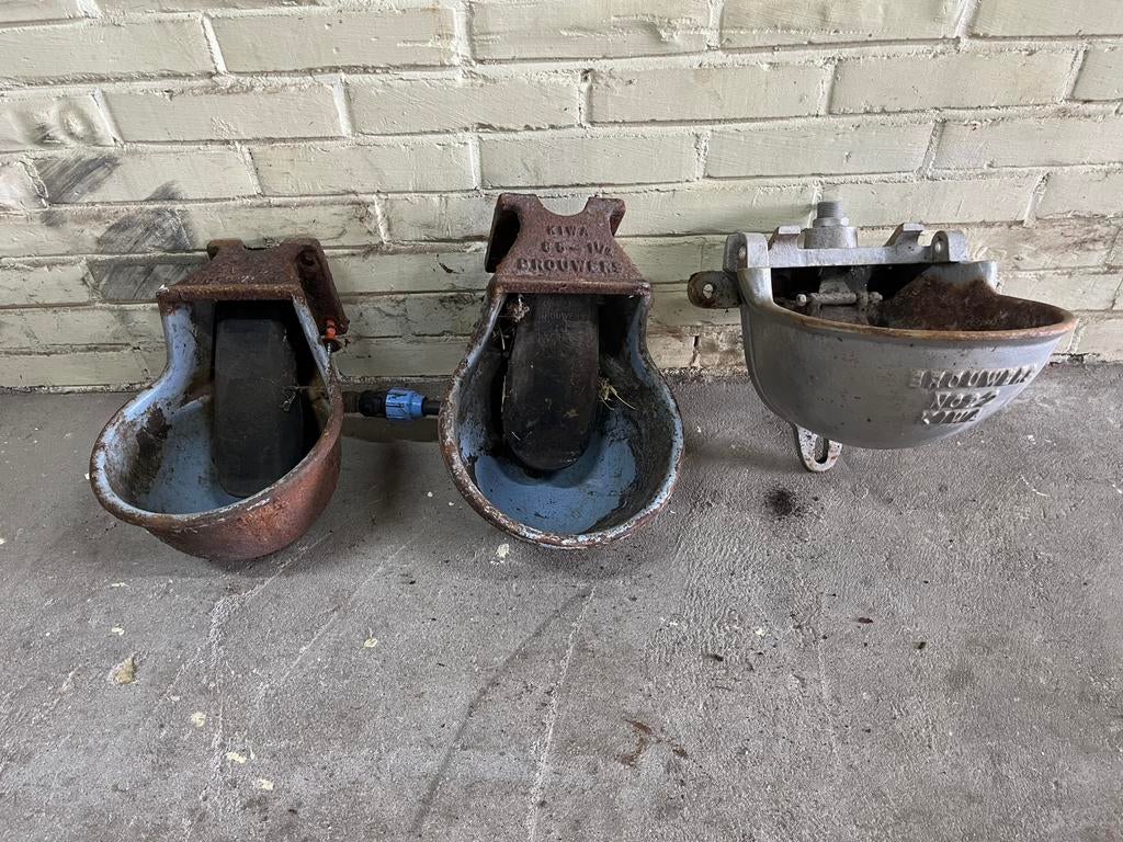 Brouwers gietijzeren vee drinkbakken, Dieren en Toebehoren, Overige Dieren-accessoires, Ophalen, Gebruikt