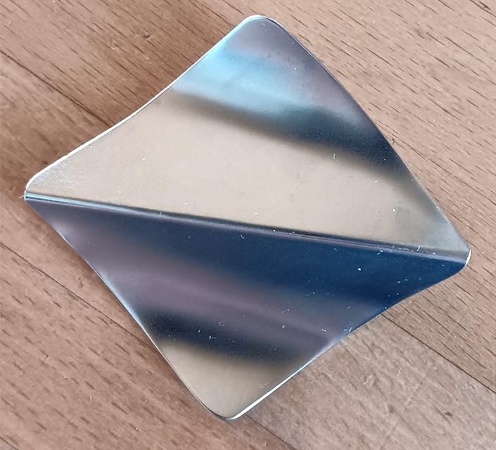 Vintage Minimalistische Broche Alpaca Modernistisch Design, Sieraden, Tassen en Uiterlijk, Broches, Verzenden, Gebruikt, 4 tot 7 cm