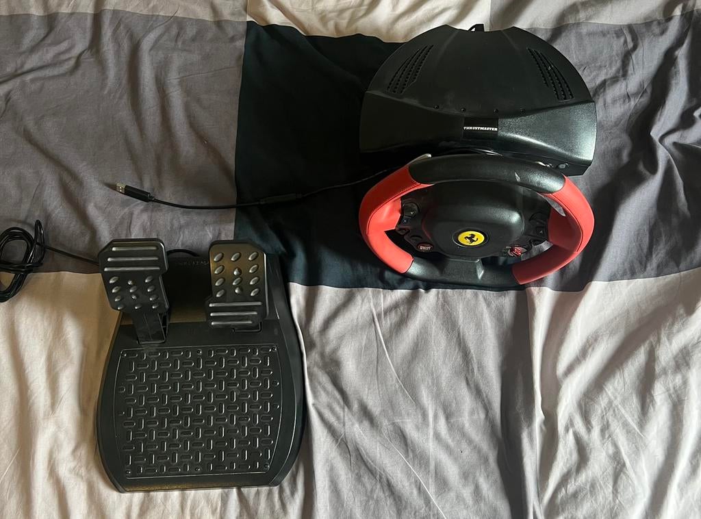 Ferrari Thrustmaster 458 Spider, Ophalen, Zo goed als nieuw, Stuurtje of Sportattribuut, Xbox Original