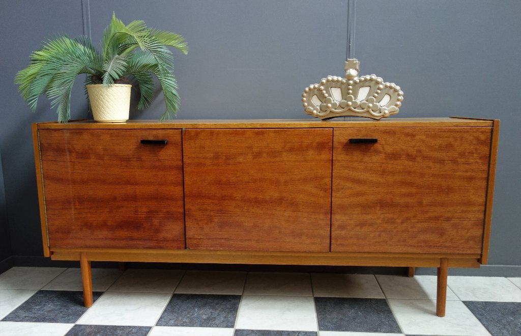 60 jaren dressoir notenhouten kast deuren nerf doorlopend, Huis en Inrichting, Kasten | Dressoirs, Ophalen, 150 tot 200 cm, Vintage