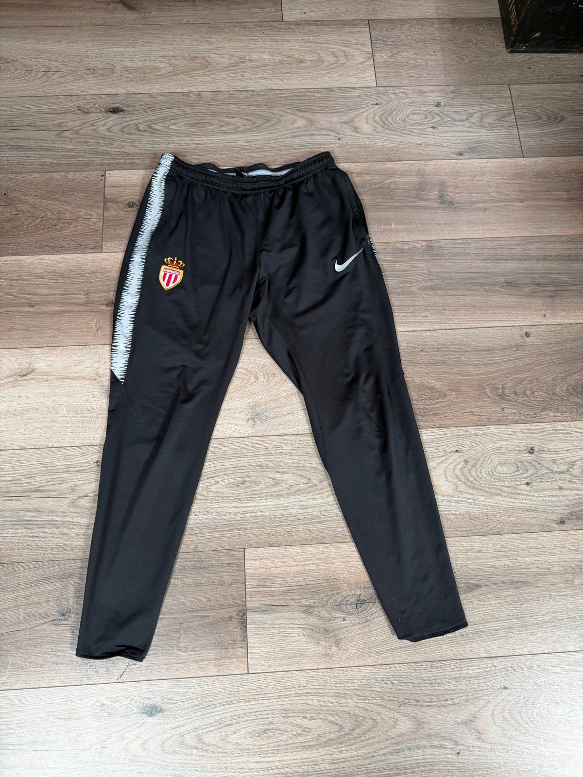 Nike AS Monaco Trainingsbroek Maat M, Fitness, Maat 48/50 (M), Zwart, Ophalen of Verzenden