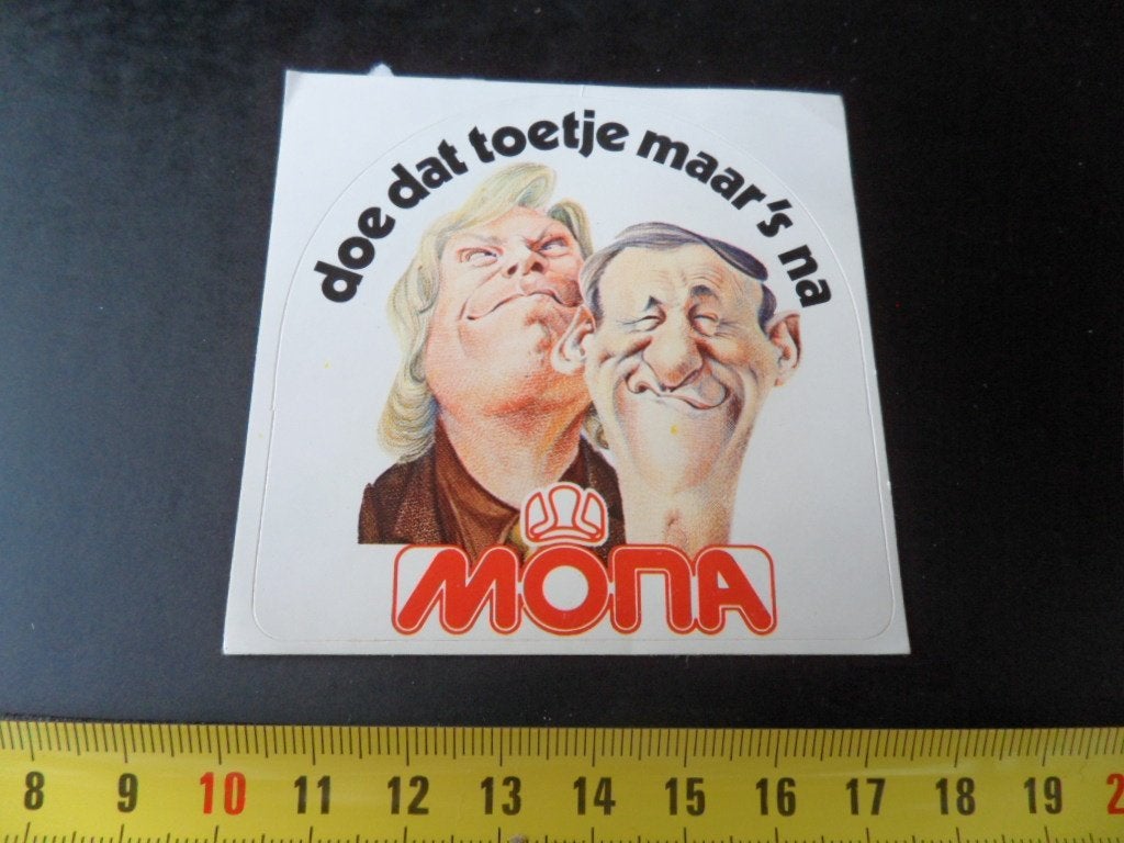 sticker 1282 strip MONA doe dat toetje maar 's na, Ophalen, Zo goed als nieuw