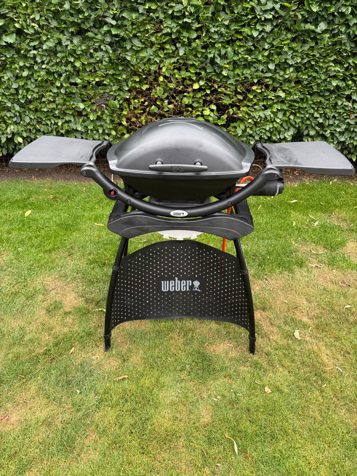 Weber Q2000 Black gasbarbecue met onderstel en hoes, Ophalen, Gebruikt