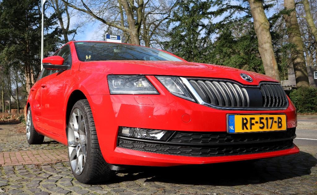 Skoda Octavia || Zuinige Sportieve Gezinsauto || Panoramadak, Stof, 1169 kg, Origineel Nederlands, Stationwagon