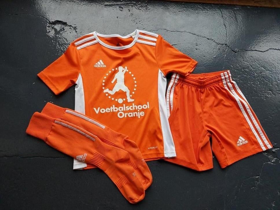 Voetbalschool Oranje (pakje maat 128), Ophalen of Verzenden, Zo goed als nieuw, Jongen of Meisje, Overige typen