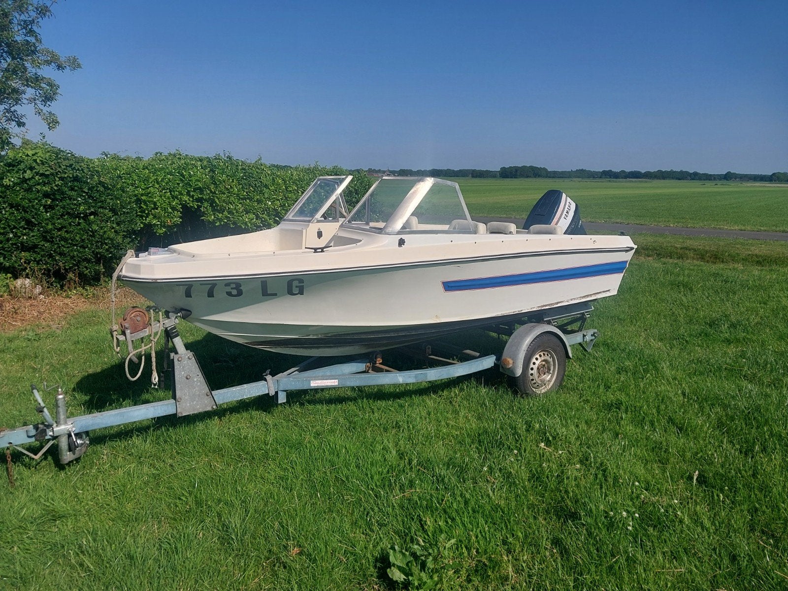 Speedboot met trailer en yamaha buitenboordmotor, Watersport en Boten, Speedboten, Ophalen, Elektrisch, Buitenboordmotor