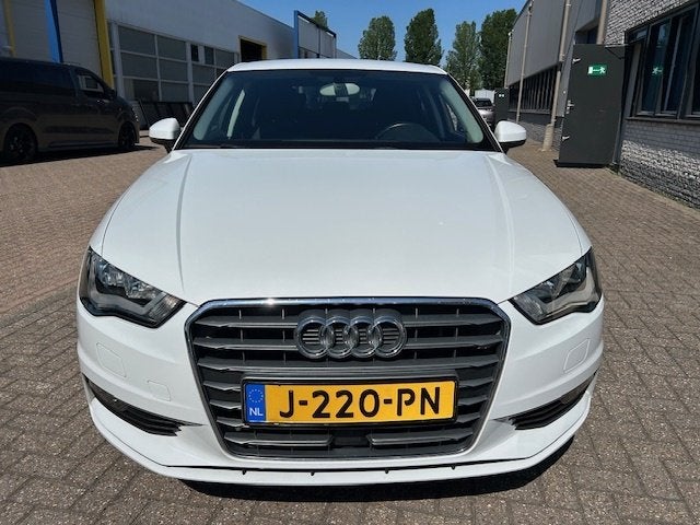 Audi A3 Limousine 1.4 TFSI Ambi.Pro L. NAVI CRUISE CLIMA STO, Auto's, Gebruikt, 4 cilinders, 150 pk, Wit