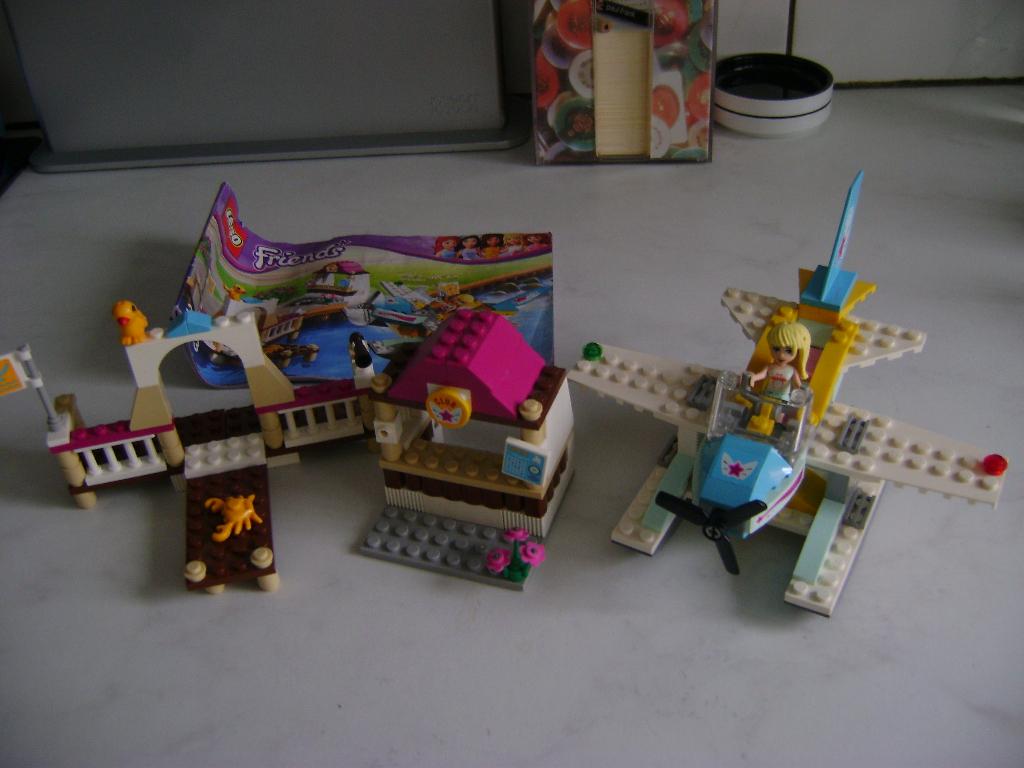 doos lego friends met boekje nr 3063 voor 6/12jr envliegtuig, Compleet, Overige thema's, Lego, Ophalen of Verzenden