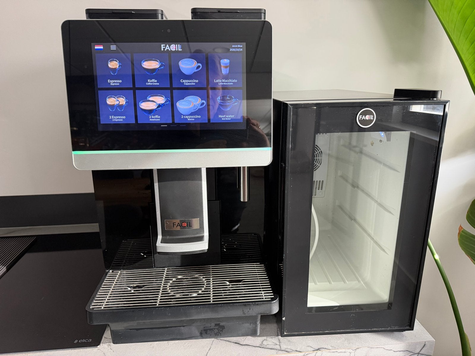 FACIL Horeca Koffie Machine Coffeebar Plus-B + Koelkast, Ophalen, Afneembaar waterreservoir, Gebruikt, 10 kopjes of meer