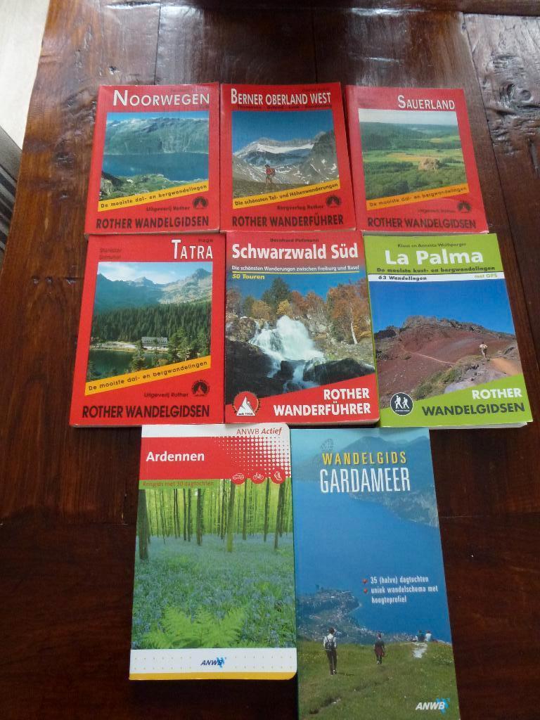 te koop diverse reis gidsen, Europa, Ophalen of Verzenden, Reisgids of -boek, Gelezen