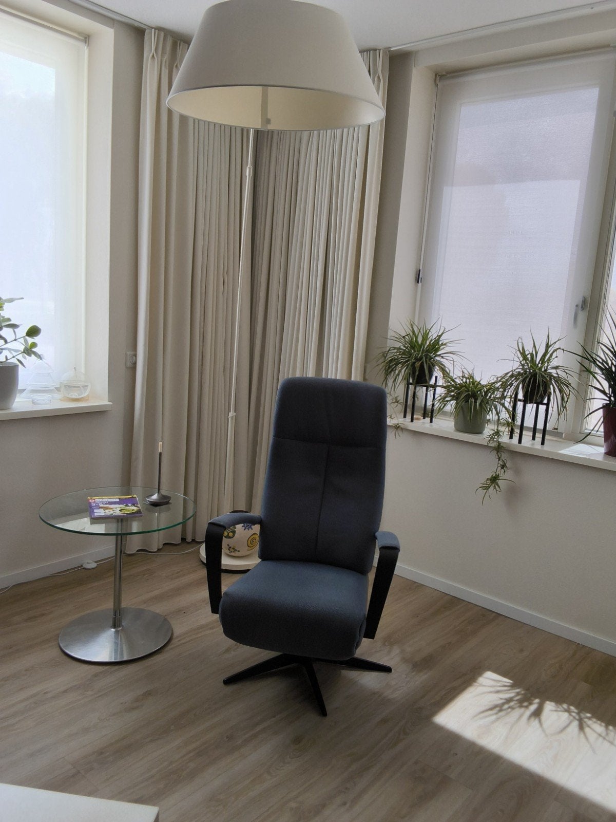 Relaxfauteuil, electrisch verstelbaar, Ophalen, Gebruikt, Minder dan 75 cm, Stof