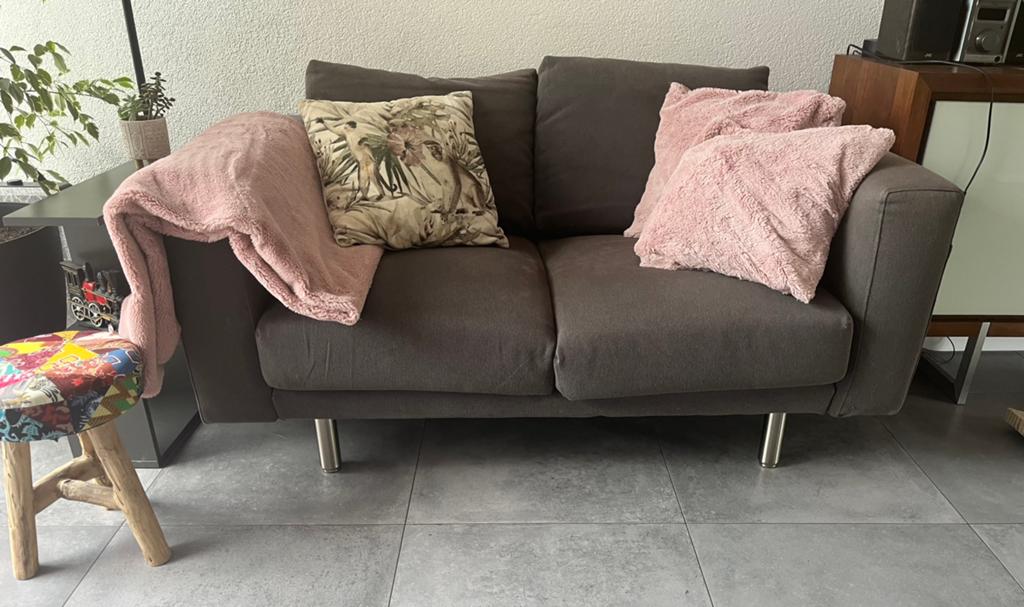 IKEA KARLSTAD 2-zitsbank | grijs/bruin | stevige fijne bank, Huis en Inrichting, Banken | Bankstellen, Ophalen, Gebruikt, 150 tot 200 cm