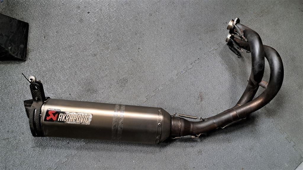 Kawasaki ER6 ER6N 2006 tot 2016 akrapovic uitlaatsysteem ce, Ophalen of Verzenden, Gebruikt