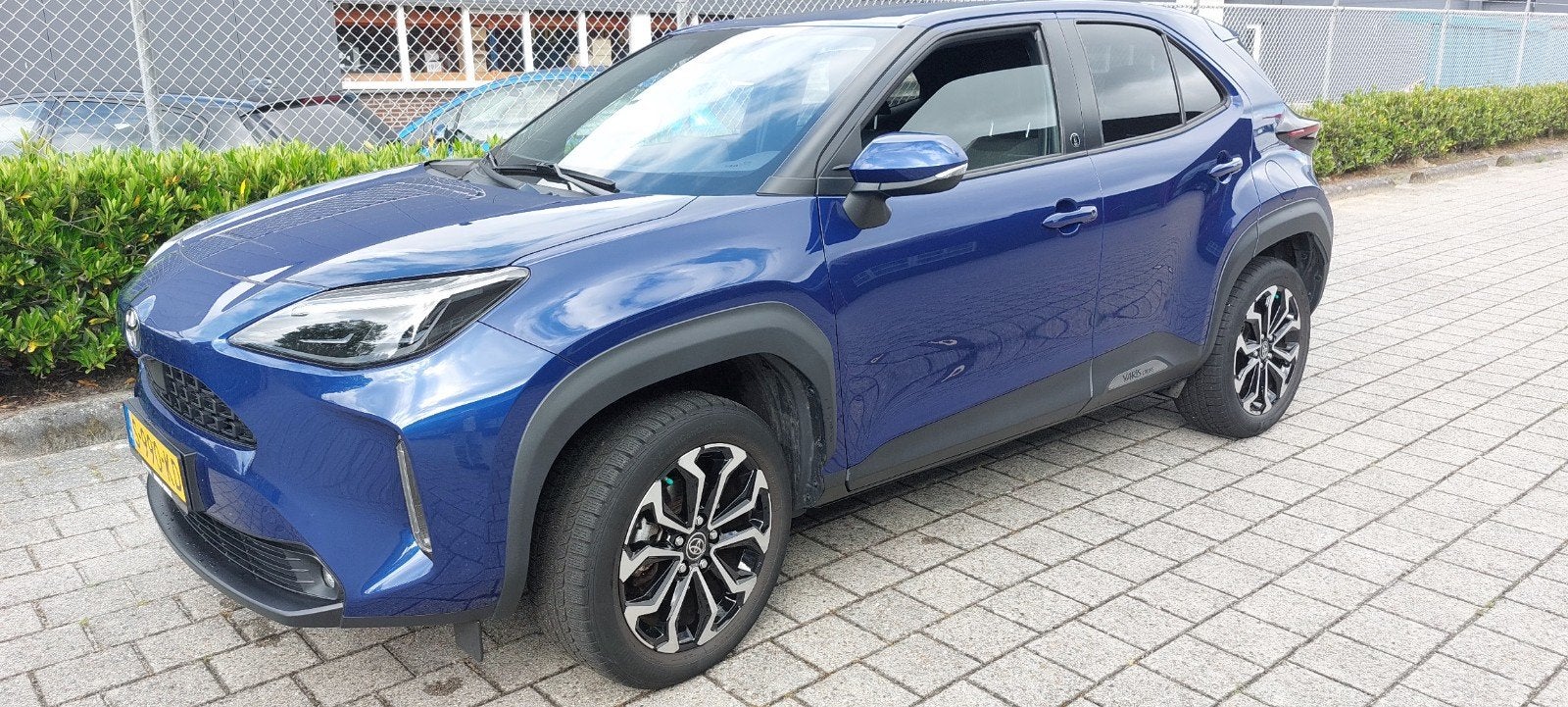 Toyota Yaris Cross 1.5 Vvt-i Hybrid 116pk CVT 2023 Blauw, Auto's, Toyota, 750 kg, 4 cilinders, Blauw, 49 €/maand
