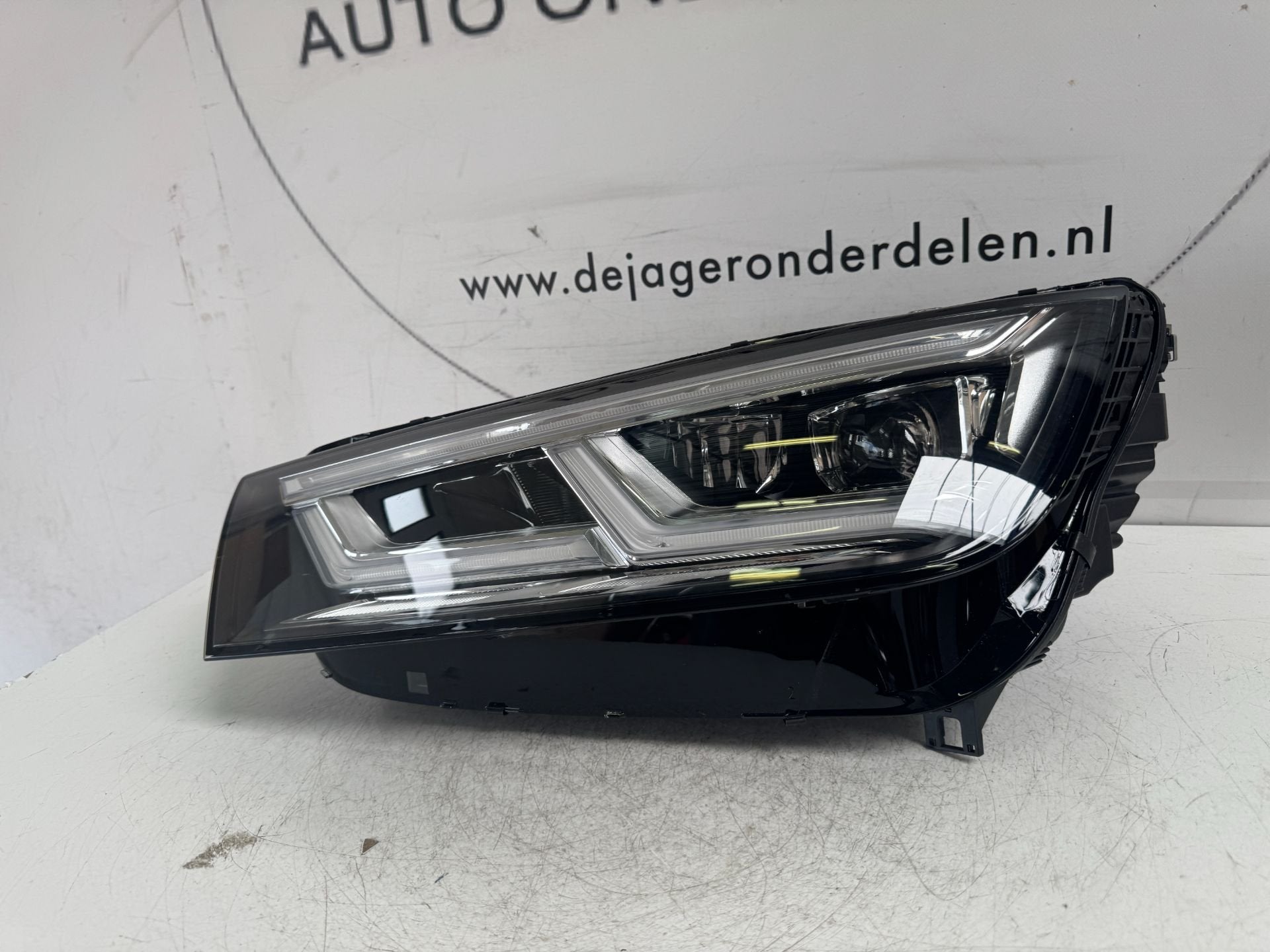 AUDI Q5 80A VOL LED KOPLAMP LINKS 80A941773G, Gebruikt, AUDI AG, Auto-Union-Strasse 1
85045  Ingolstadt, DE, Kundenbetreuung@audi.de