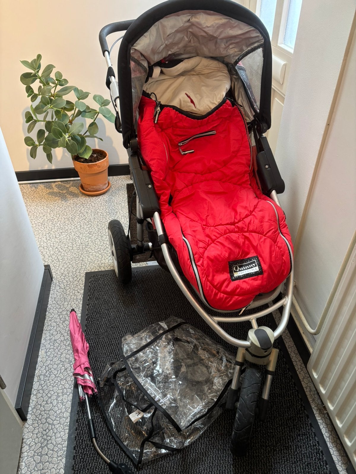 Quinny speedi, kun je mee hardlopen, met rem., Ophalen, Zo goed als nieuw, Quinny, Voetenzak