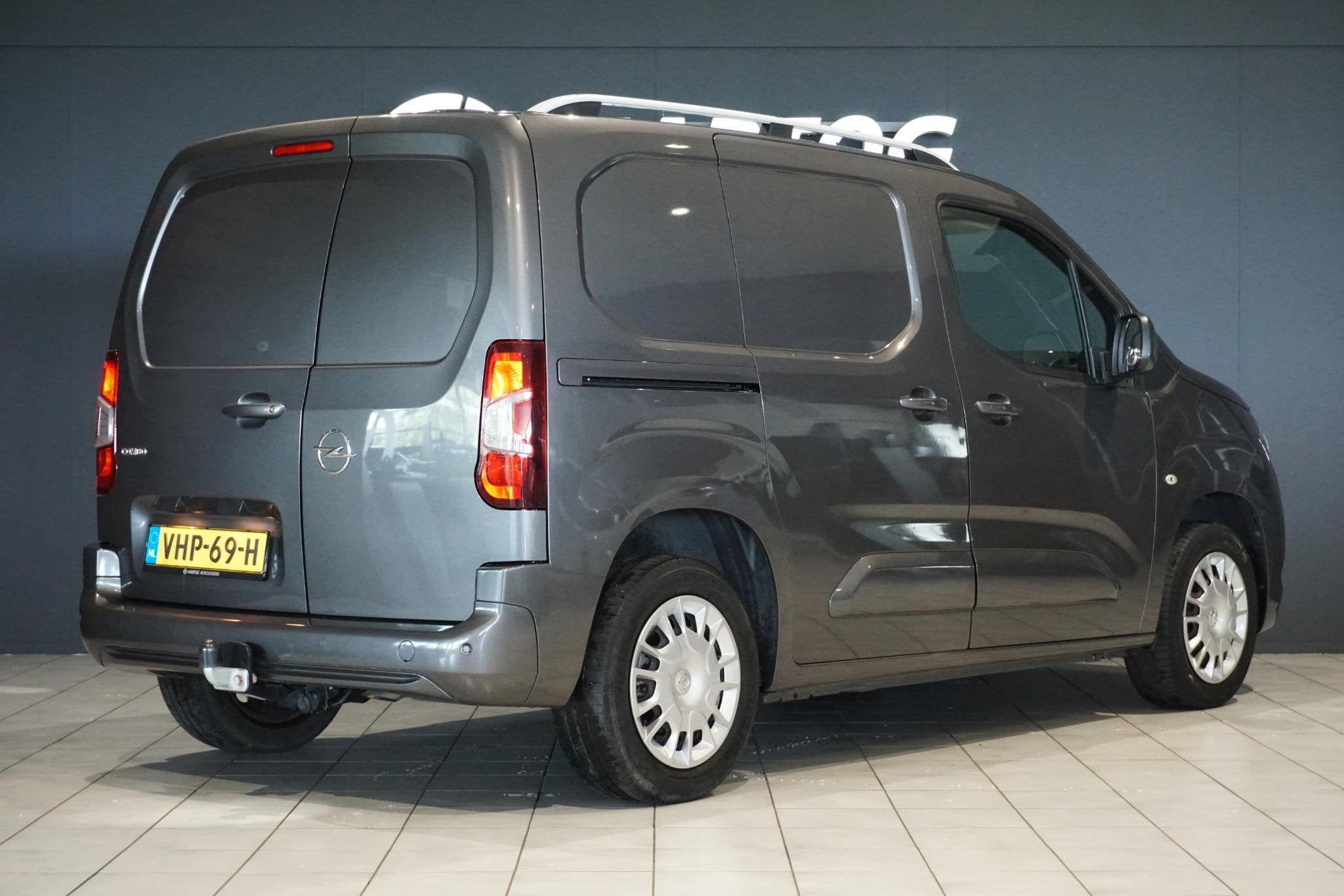 Opel Combo 1.2 Turbo L1H1 Edition *MARGE* + APPLE CARPLAY /, Auto's, Voorwielaandrijving, Stof, Gebruikt, 1199 cc