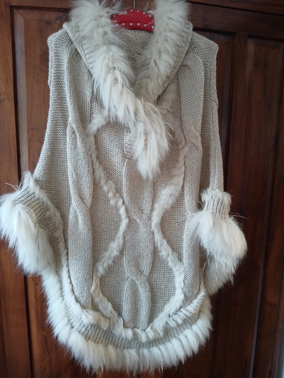 Mooie luxe poncho beige., Ophalen of Verzenden, Zo goed als nieuw, Beige