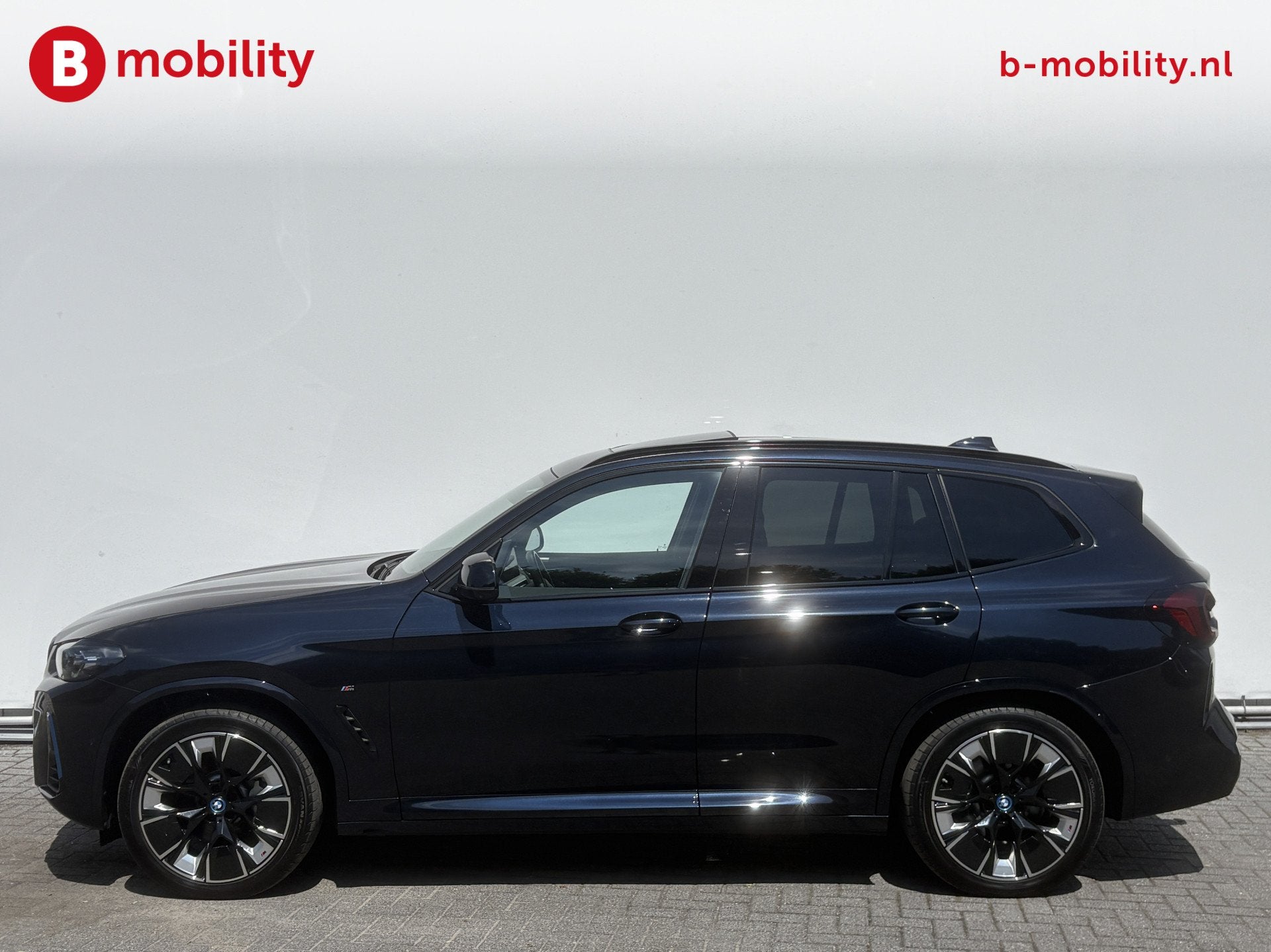 BMW iX3 High Executive M-Sport 80 kWh SOH 100% 'Carbon-schwa, Automaat, Achterwielaandrijving, Zwart, 2155 kg