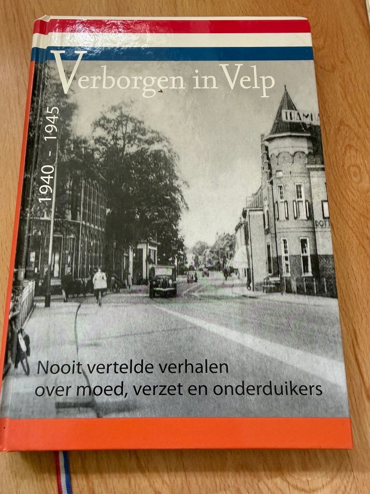 Verborgen in Velp, Ophalen of Verzenden, Zo goed als nieuw