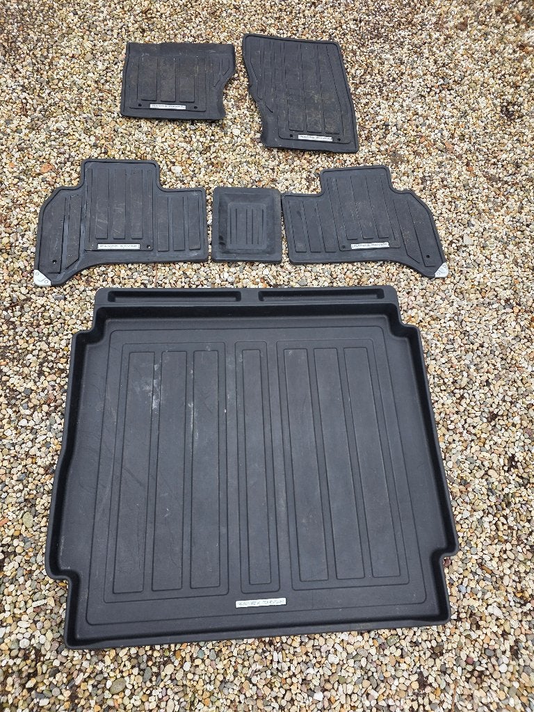Land Rover Mattenset + Kofferbakmat Range Rover Vogue, Ophalen, Nieuw, Land Rover