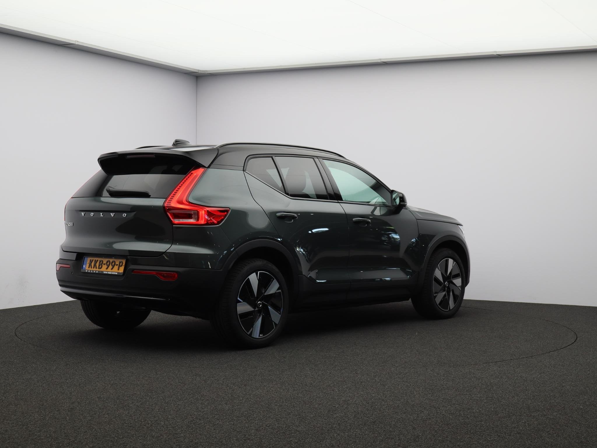 Volvo EX40 Single Motor Ext. Range Plus Europa 82 kWh / Fore, Auto's, Volvo, Gebruikt, Volvo Selected Used Cars, Origineel Nederlands