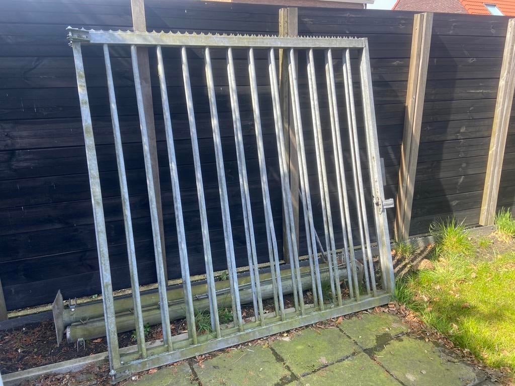 Metalen hekwerk met spijlen, Ophalen, Met poort, Gebruikt, Spijlenhekwerk