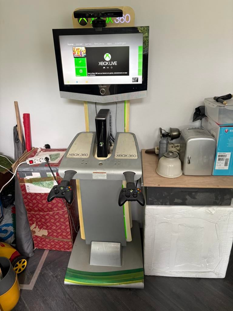 xbox 360 demopod, Spelcomputers en Games, 1 speler, Ophalen, Zo goed als nieuw, Vanaf 18 jaar