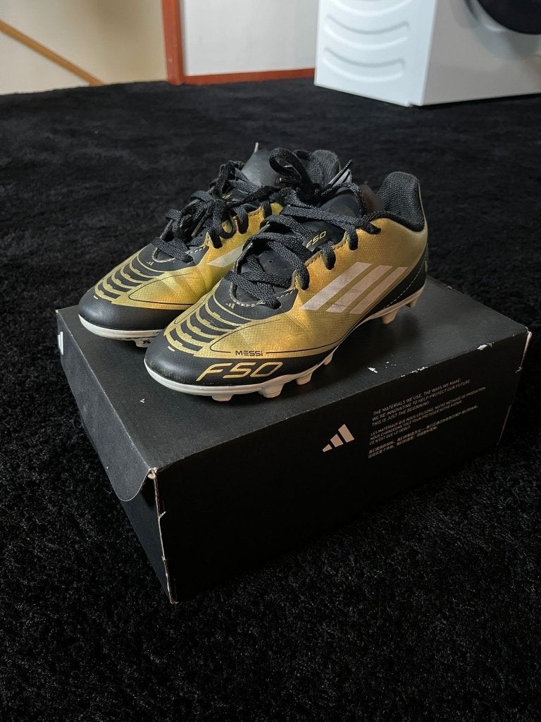 Voetbal schoenen Messi maat 35, Maat XS of kleiner, Ophalen, Gebruikt, Schoenen