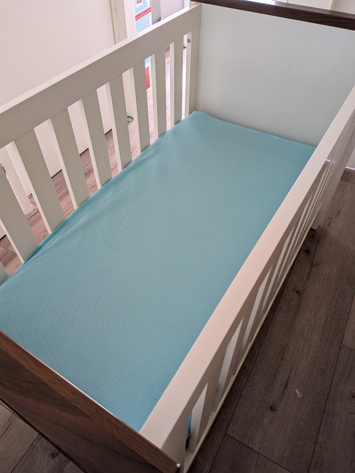 Complete babykamer: Commode, Kast en Ledikant, 50 tot 70 cm, Ophalen of Verzenden, Opstaande rand, 100 cm of meer