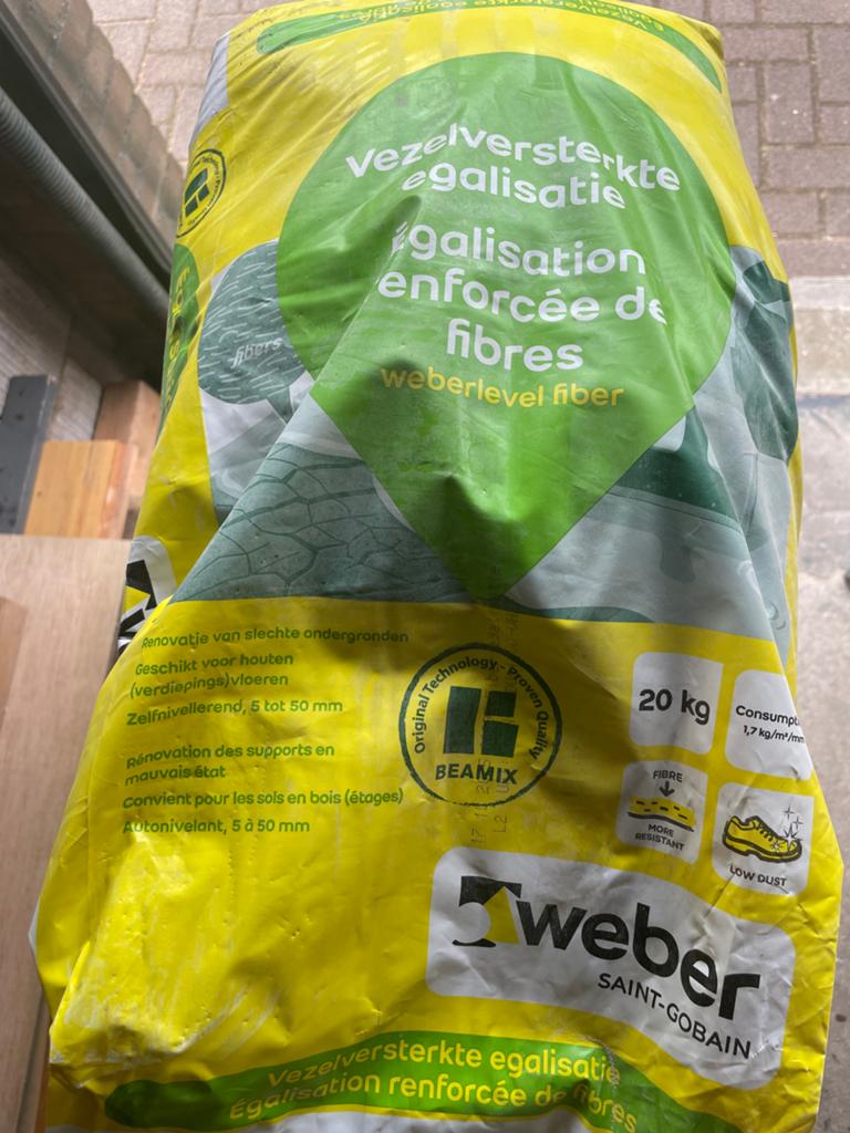 Weber vezelversterkte egalisatie 20kg (€ 15,-per stuk), Doe-het-zelf en Verbouw, Ophalen, Overige materialen, 30 cm of meer, 50 tot 150 cm