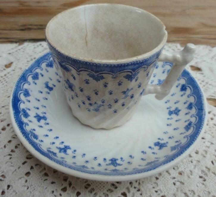 Antieke beboterde kop & schotel, SCM, Fleur de Lis, Antiek en Kunst, Antiek | Servies los, Ophalen of Verzenden