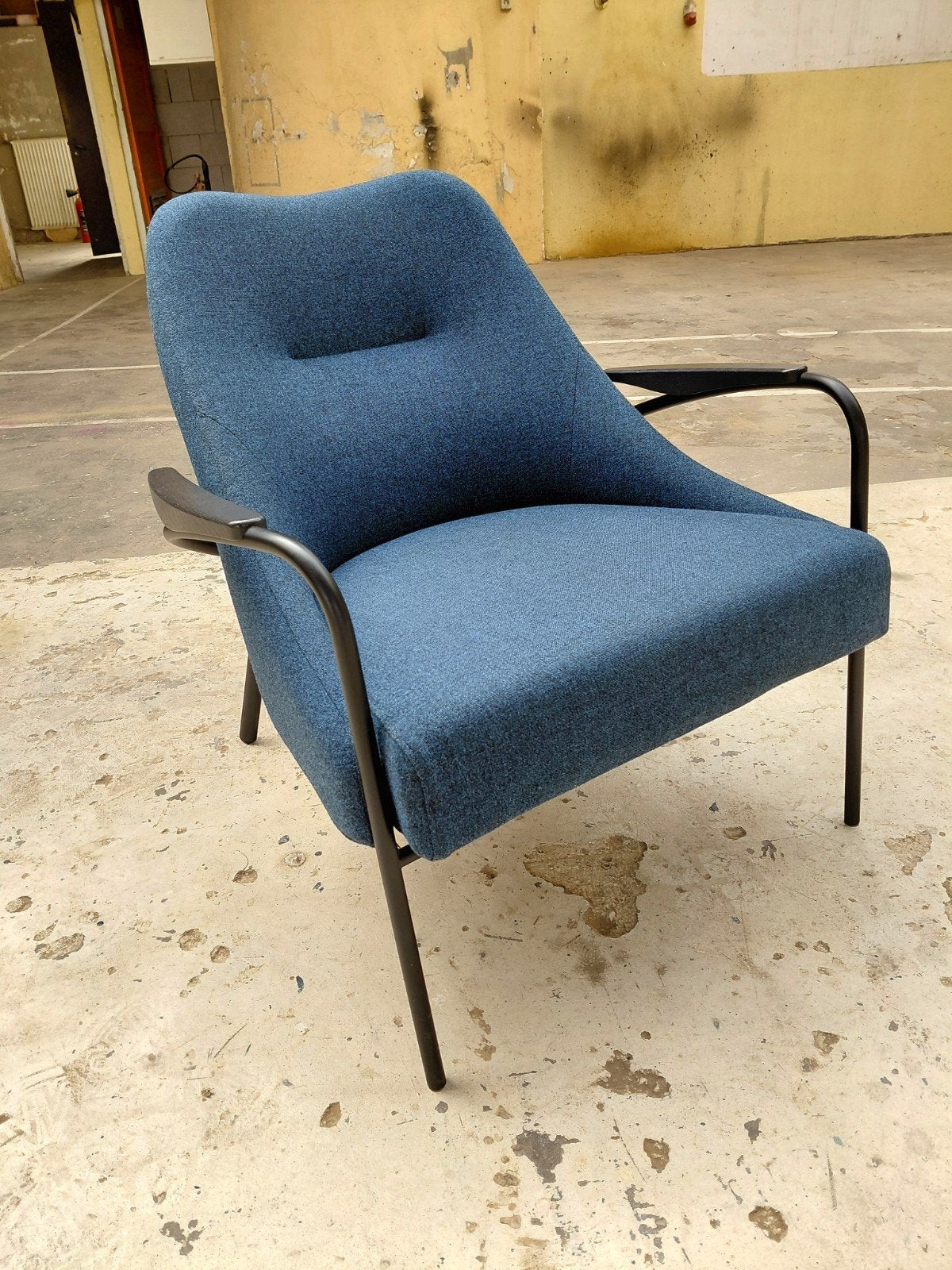 Harvink Blazoen | Fauteuil | Blauw wol Kvadrat, Modern design, Harvink, Info@andriesign.nl, 75 tot 100 cm