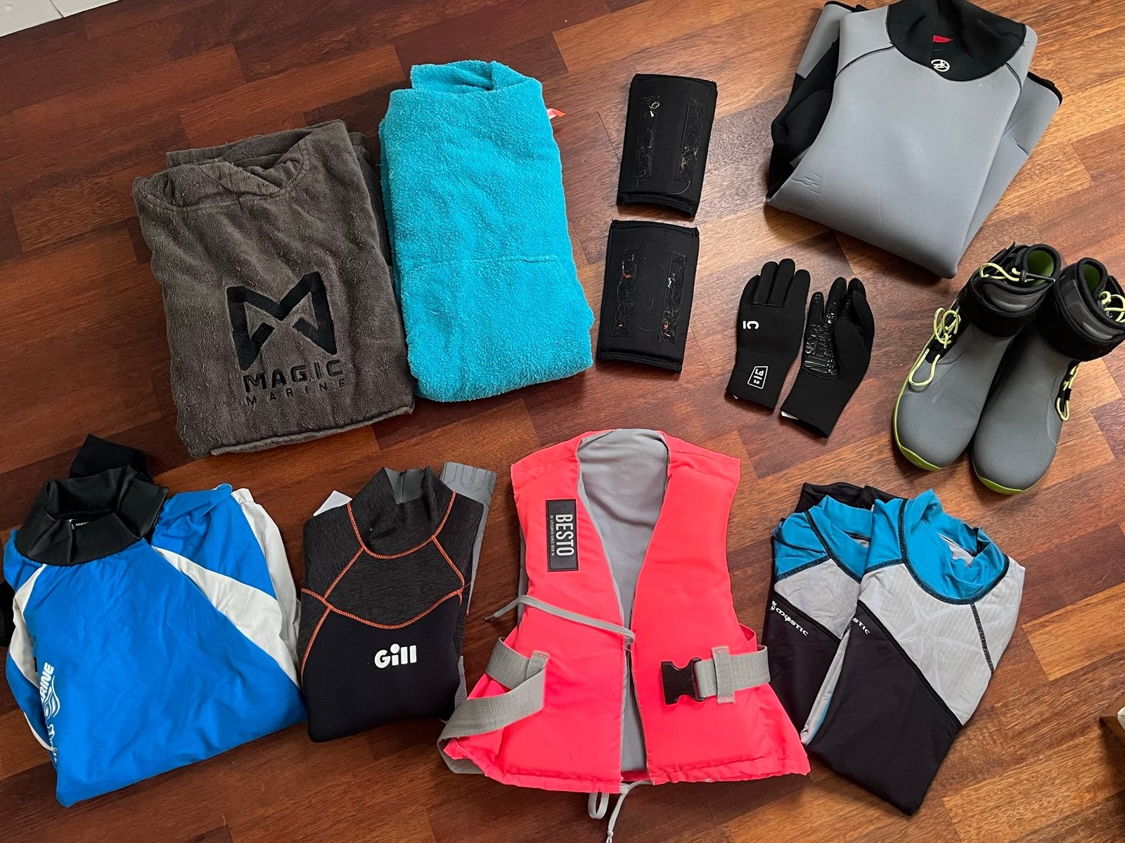 zeil- en surfkleding (wetsuits, tops, schoenen , zwemvesten), Watersport en Boten, Watersportkleding, Ophalen of Verzenden, Gebruikt