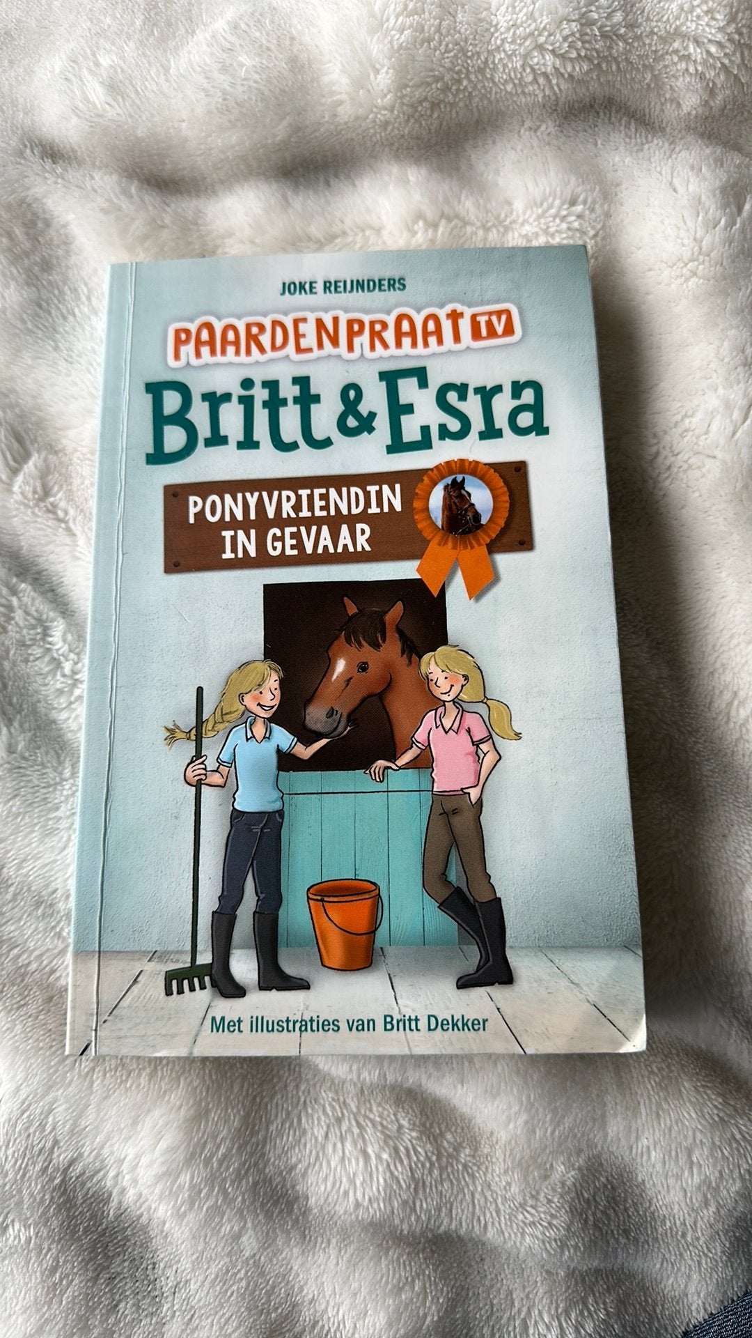 Britt & Esra, Ophalen of Verzenden, Zo goed als nieuw, Overige typen