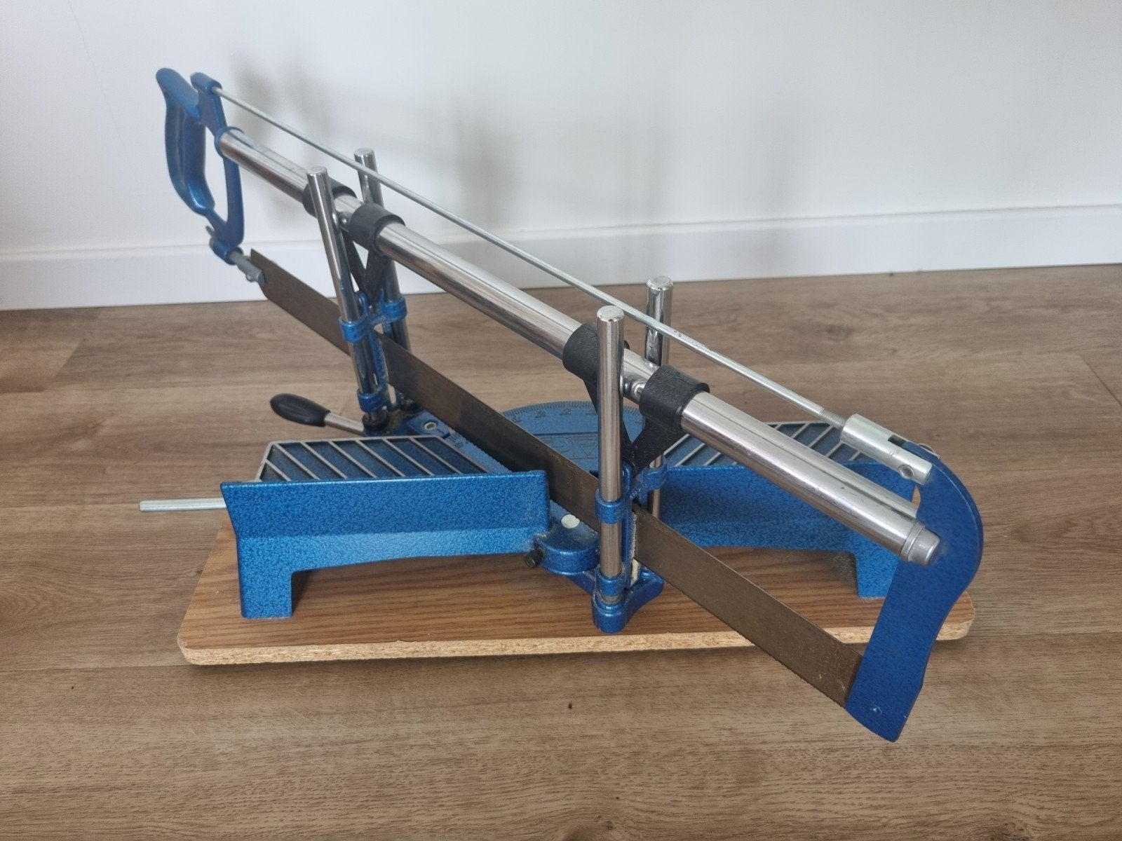 Nauwkeurige verstekzaag voor houtbewerking, Doe-het-zelf en Verbouw, Gereedschap | Zaagmachines, Ophalen, Onbekend, Zo goed als nieuw