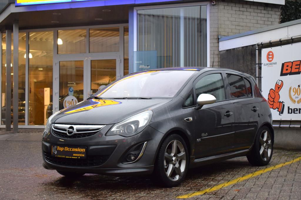 Opel Corsa 1.4-16V Cosmo OPC line (bj 2012), Auto's, Voorwielaandrijving, Gebruikt, 49 €/maand, Bedrijf