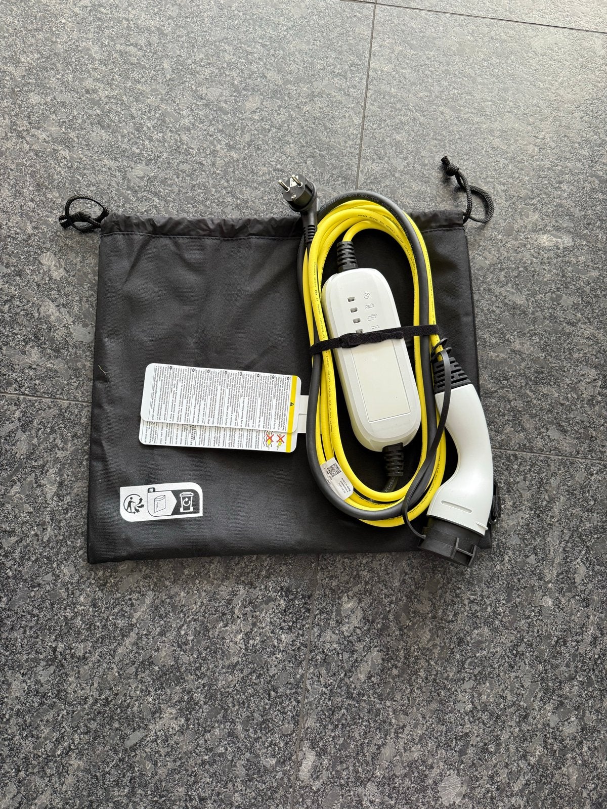 Draagbare EV Laadkabel Type 2 (Mode 2), Auto diversen, Laadpalen, Ophalen of Verzenden, Zo goed als nieuw, Laadkabel