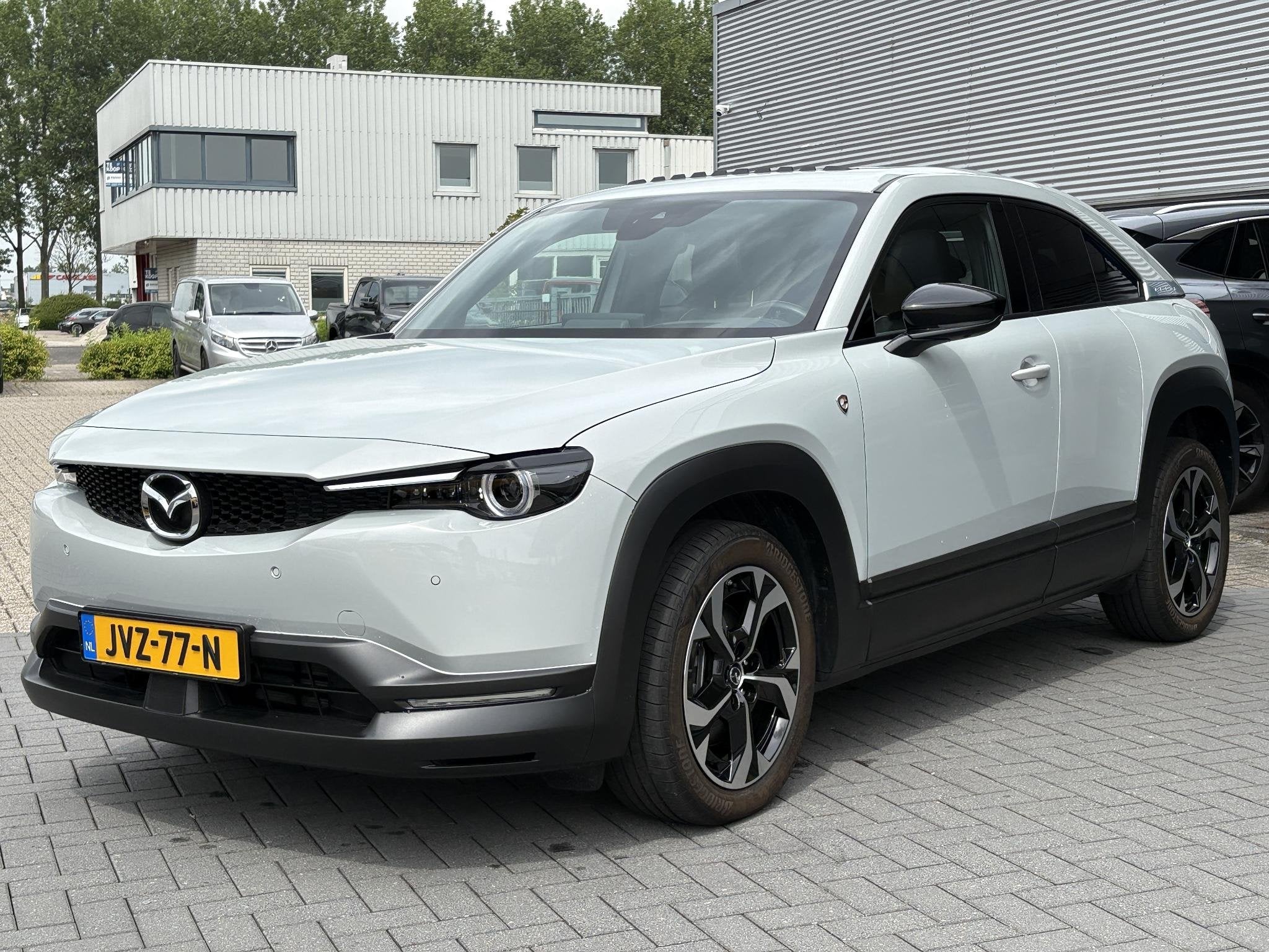 Mazda MX-30 e-SkyActiv R-EV 170 Makoto | Schuifdak | 360 Cam, Gebruikt, Euro 6, Leder en Stof, Wit