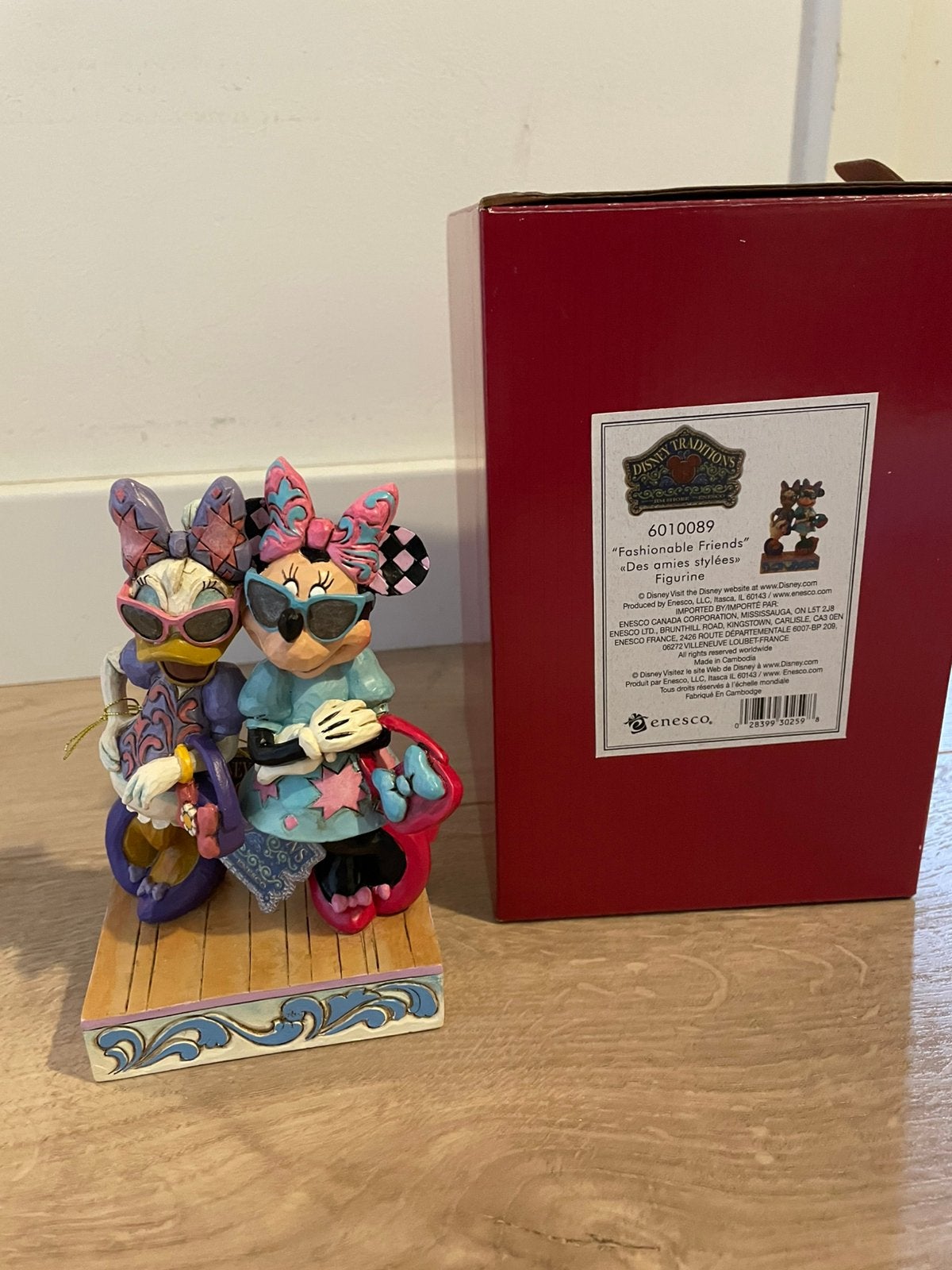 Disney Traditions Jim Shore Minnie & Daisy katrien Frien, Ophalen of Verzenden, Mickey Mouse, Nieuw, Beeldje of Figuurtje