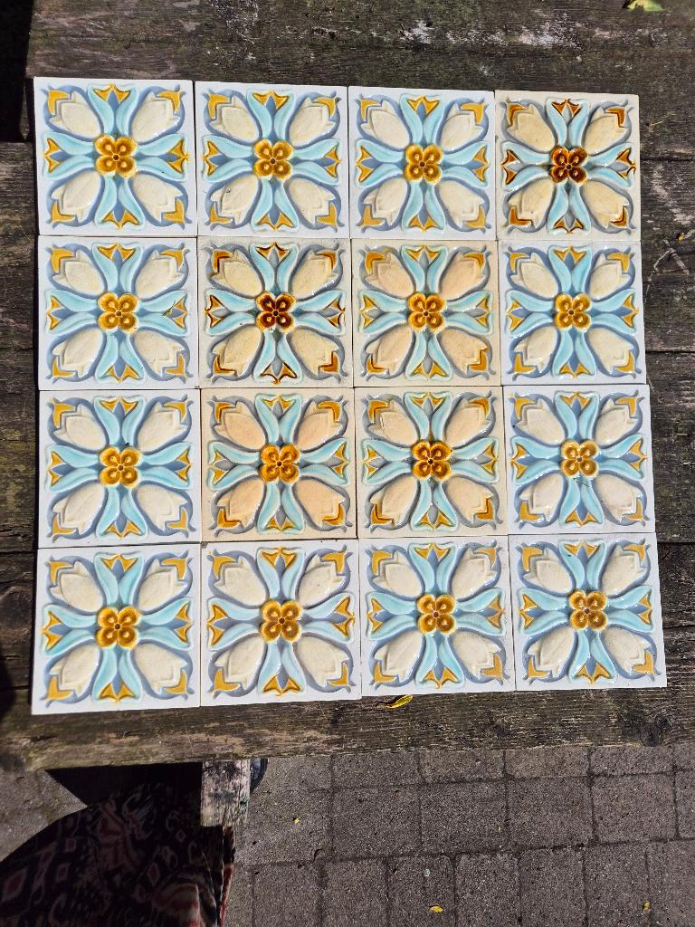 16 art nouveau wandtegels Gilliot Hemiksem turquoise geel, Ophalen