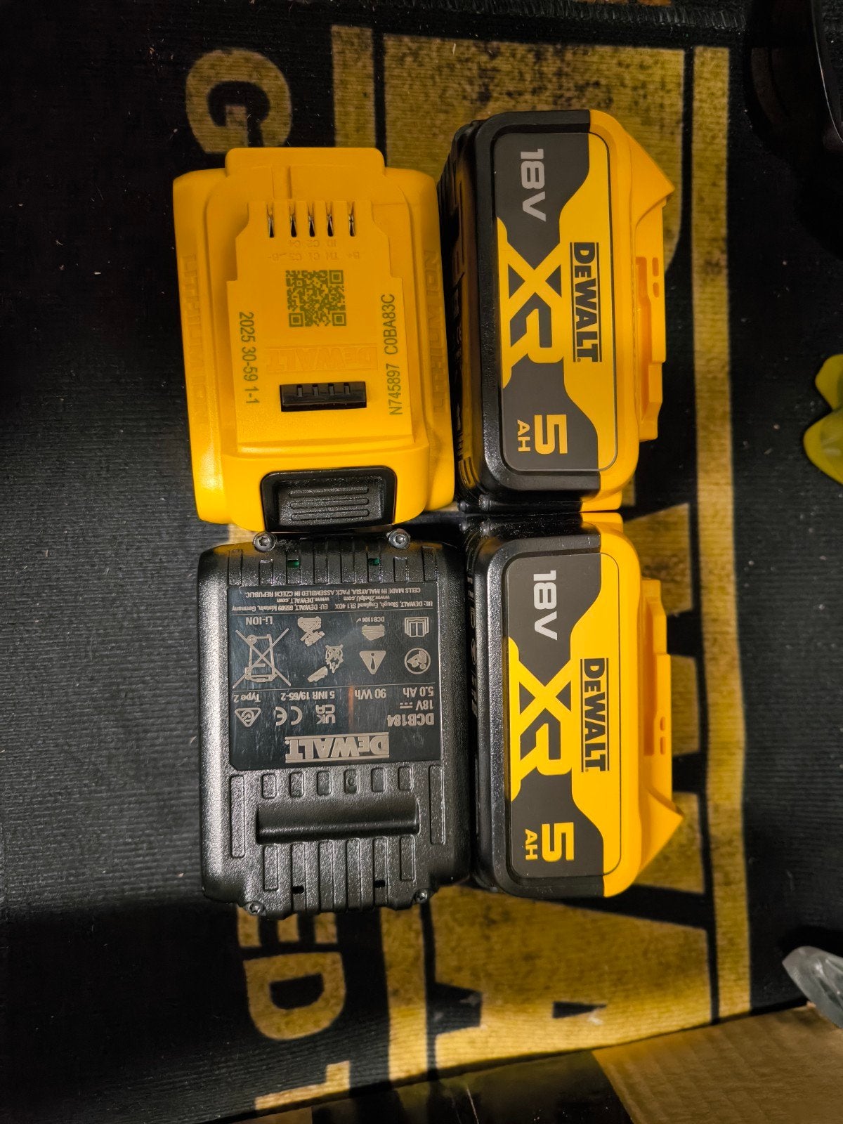 4x Nieuwe DeWalt 18V XR 5.0Ah Accu's (DCB184), Ophalen