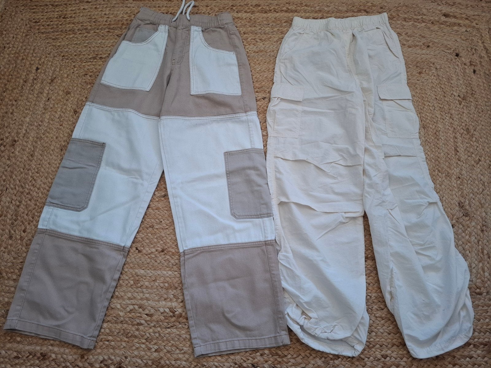 Set van 2 cargobroeken, beige en wit, maat 32, Beige, Ophalen of Verzenden, Onbekend, Maat 34 (XS) of kleiner