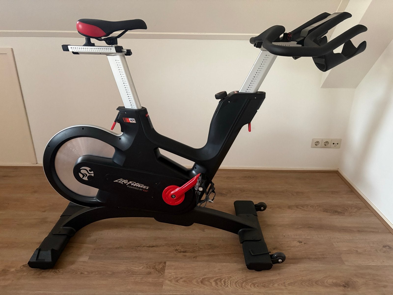 Zo goed als nieuw ! - Life Fitness IC7 - Spinningfiets, Ophalen, Spinningfiets, Zo goed als nieuw, Metaal