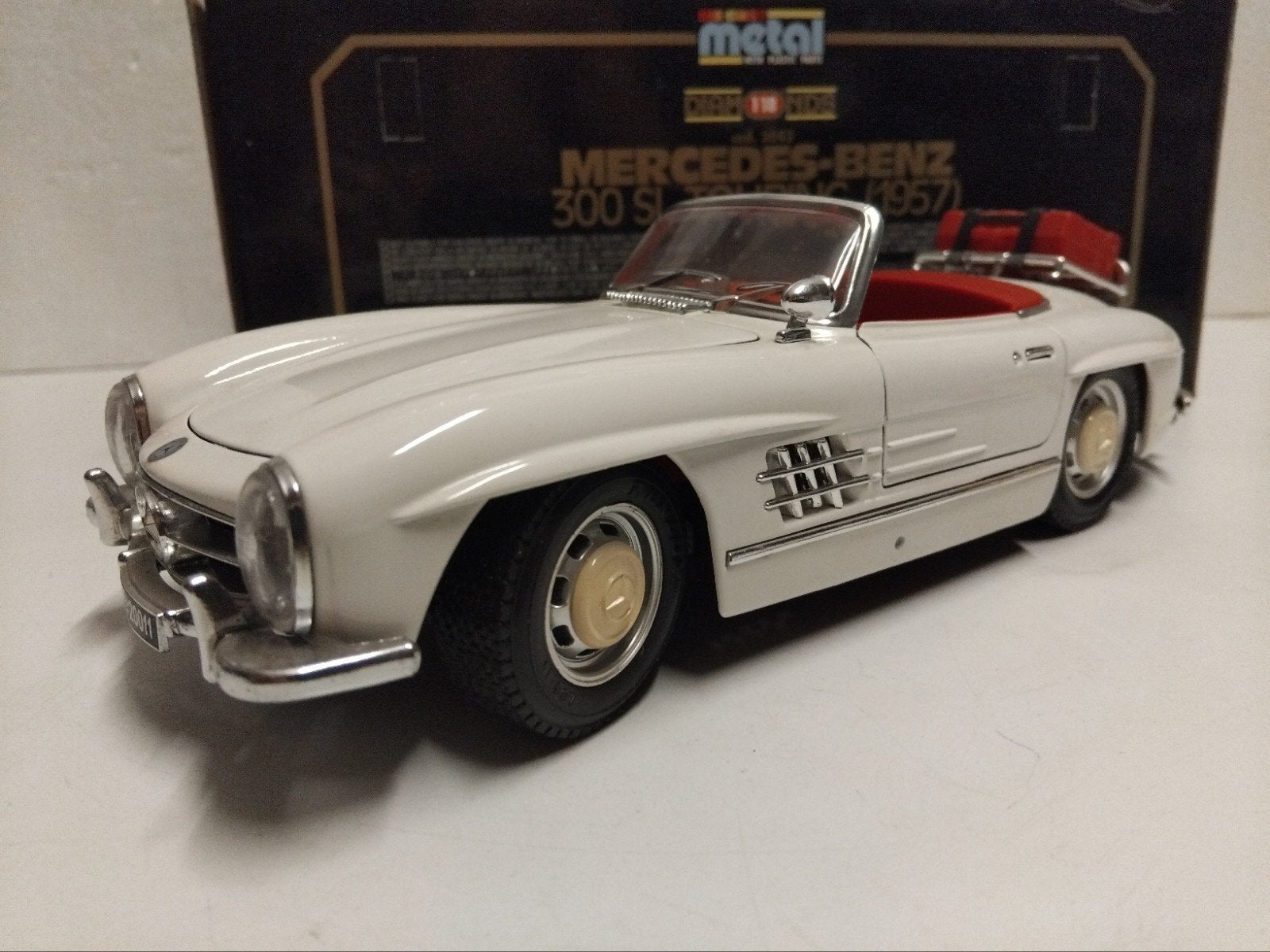 Mercedes Benz 300SL Touring imperial koffer Bburago 1:18 KRD, Ophalen of Verzenden, Zo goed als nieuw, Auto, Bburago