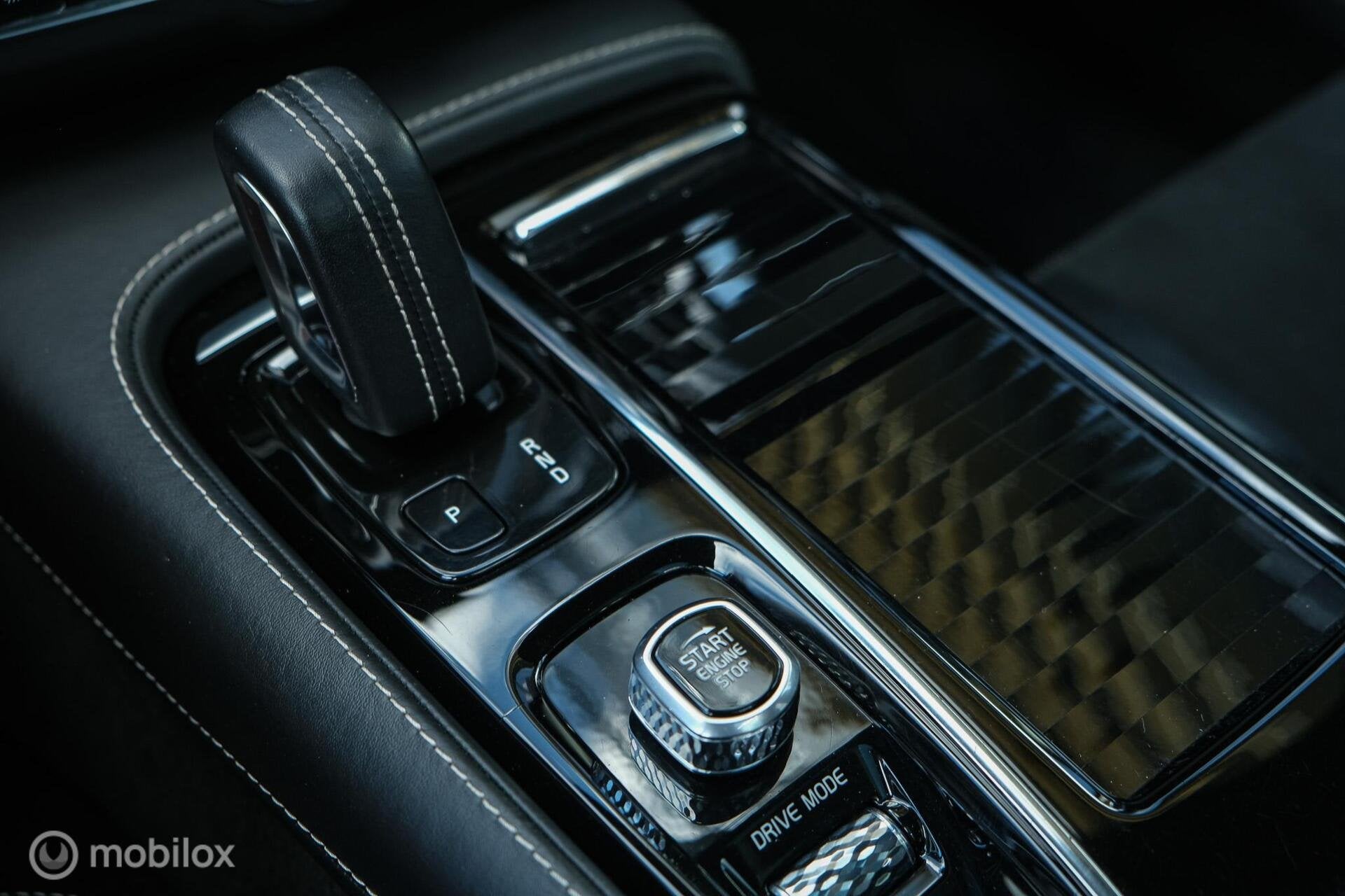 Foto 32 van Volvo V90 2.0 T8 AWD R-Design | Stoel en stuurwielverwarming