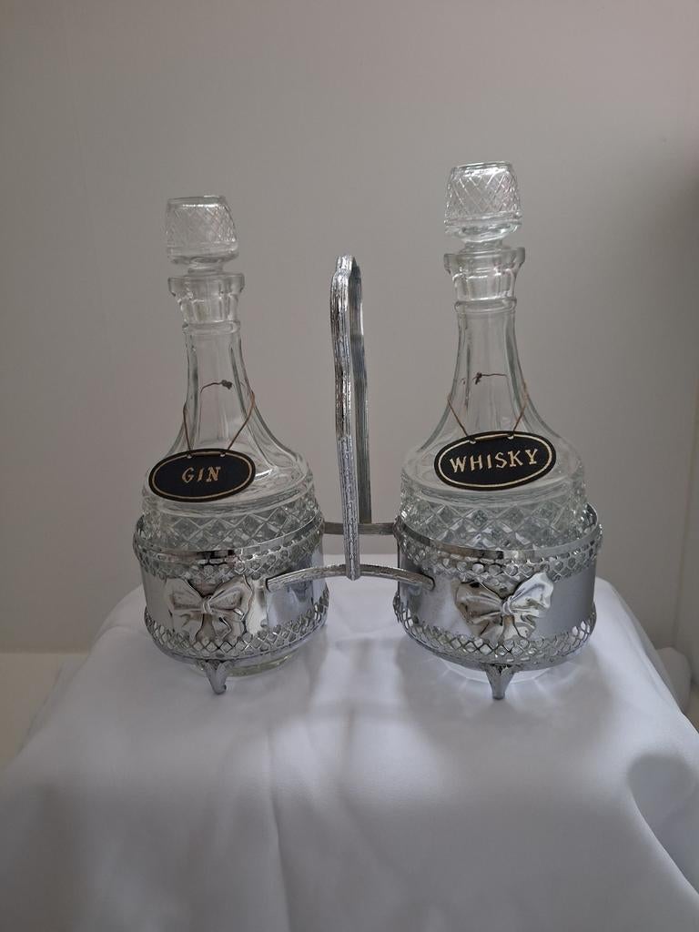 Zilverkleurige Flessenhouder met Gin en Whisky Karaffen, Ophalen