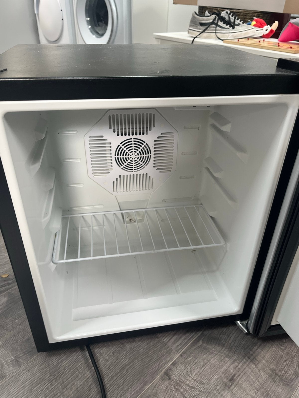 Candor Mini Koelkast - Compact en Efficiënt, Witgoed en Apparatuur, Koelkasten en IJskasten, Ophalen, Minder dan 75 liter, Zonder vriesvak
